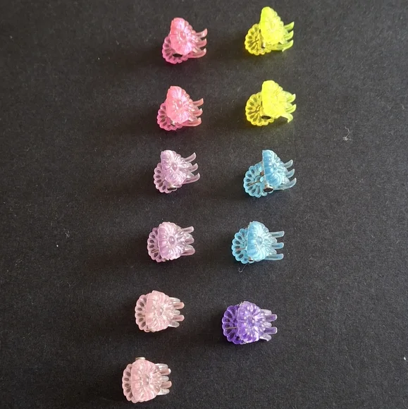 Flower 🌼 Hair Clips - Picture 2 of 2